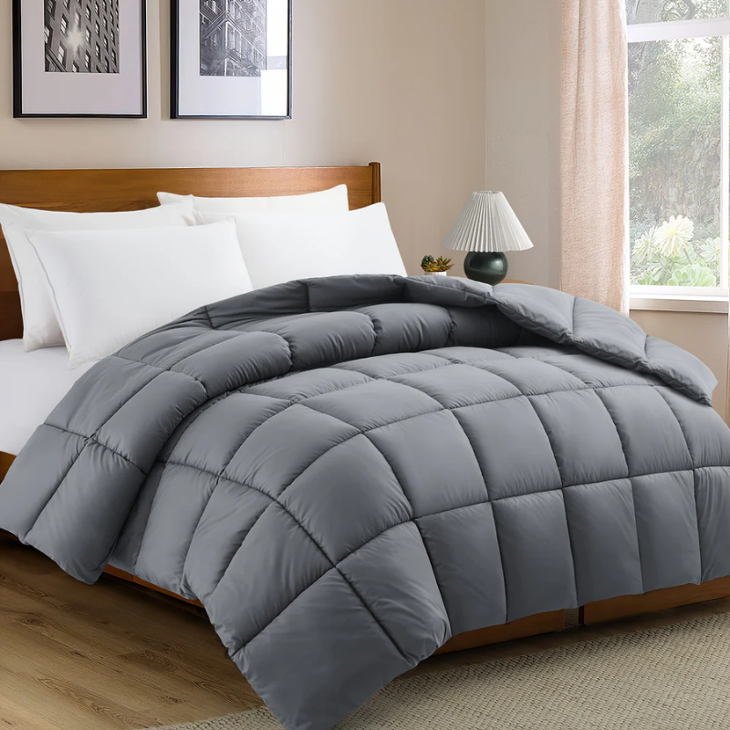 Ultra-Lightweight Polyester Duvet for All Seasons - Soft & Comfortable Grey