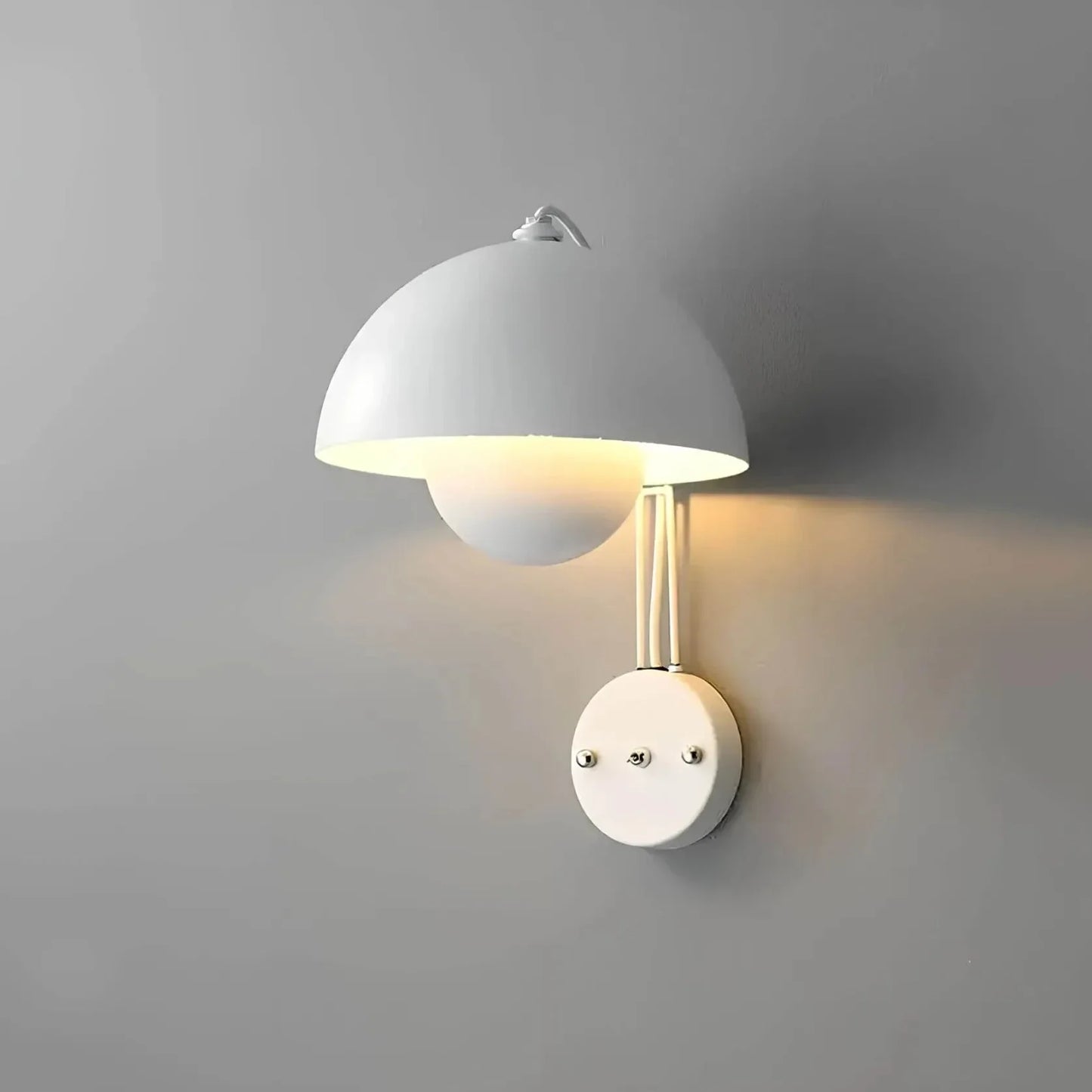 Elegant Wall Light for Stylish Living Spaces - Modern Design for Home & Office