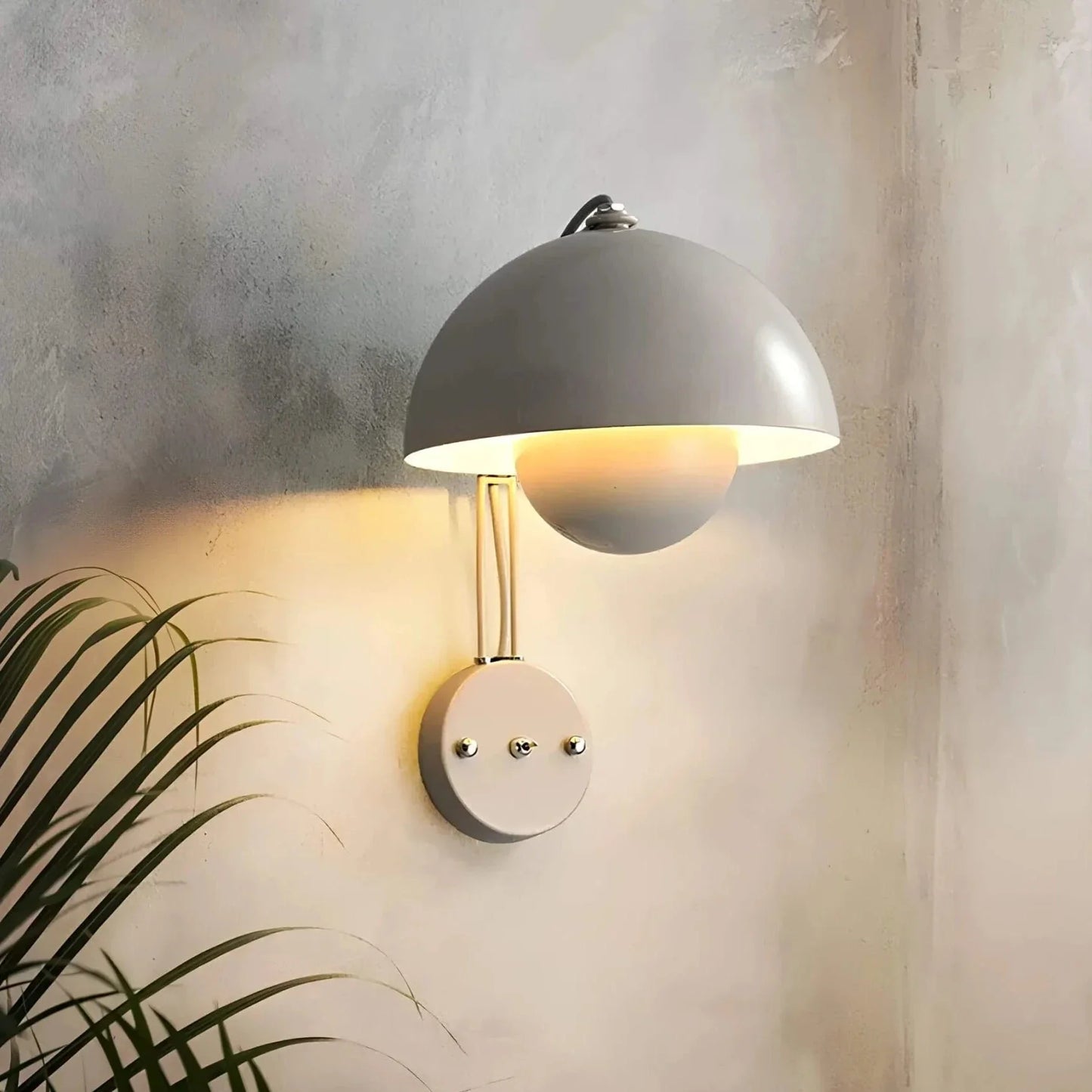 Elegant Wall Light for Stylish Living Spaces - Modern Design for Home & Office